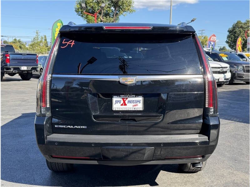 2017 Cadillac Escalade Luxury