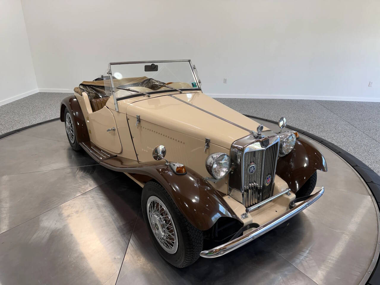 2011 Sp Constr MG Replica 2