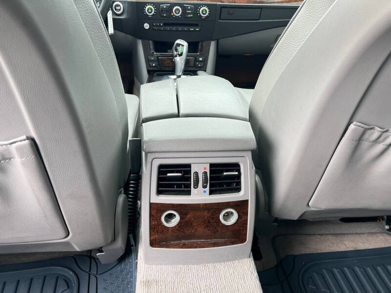 2010 BMW 5 Series 528i xDrive