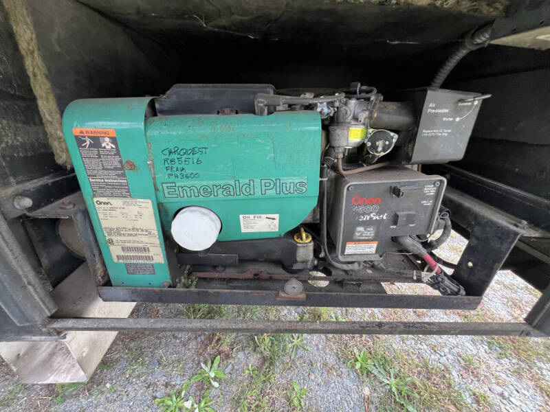 2000 Winnebago Adventurer