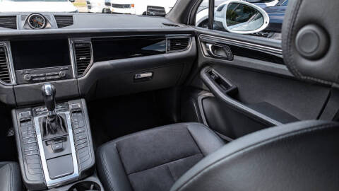 2017 Porsche Macan S