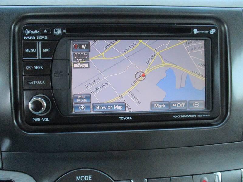 2014 Toyota Sienna LE 7-Passenger