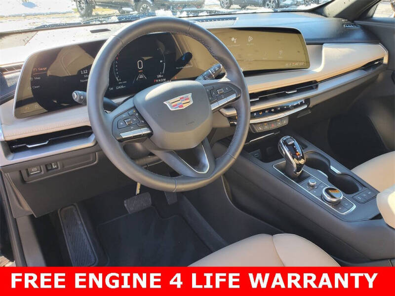 2024 Cadillac XT4 Luxury