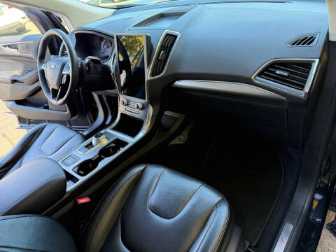 2022 Ford Edge Titanium