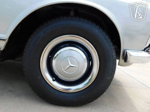 1965 Mercedes-Benz SL-Class