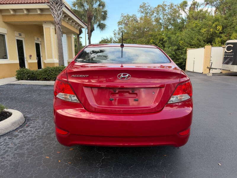 2012 Hyundai Accent GLS