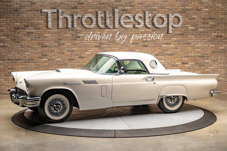 1957 Ford Thunderbird