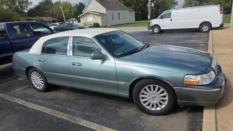 2005 Lincoln Town Car Signature