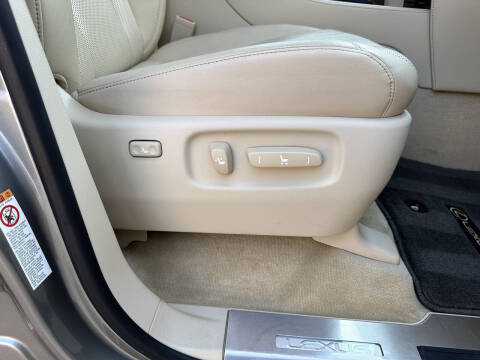 2019 Lexus LX 570 Three-Row