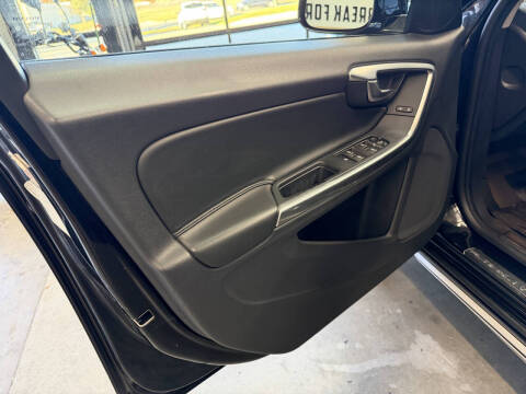 2018 Volvo V60 Cross Country T5 Premier