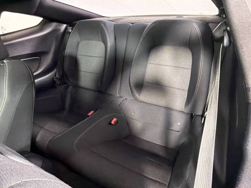 2015 Ford Mustang V6