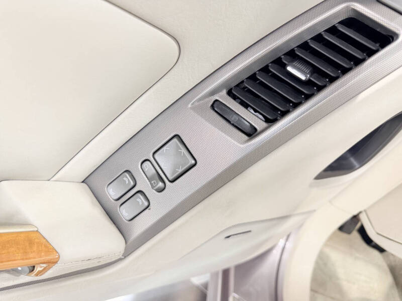 2005 Cadillac XLR