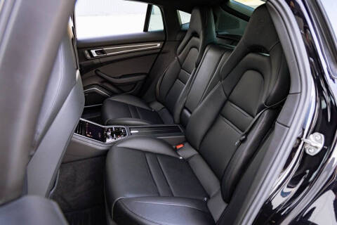 2023 Porsche Panamera 4