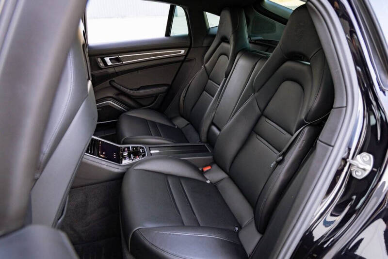 2023 Porsche Panamera 4