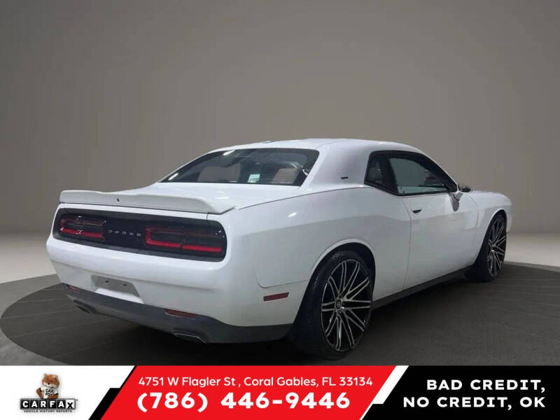 2015 Dodge Challenger SXT Plus