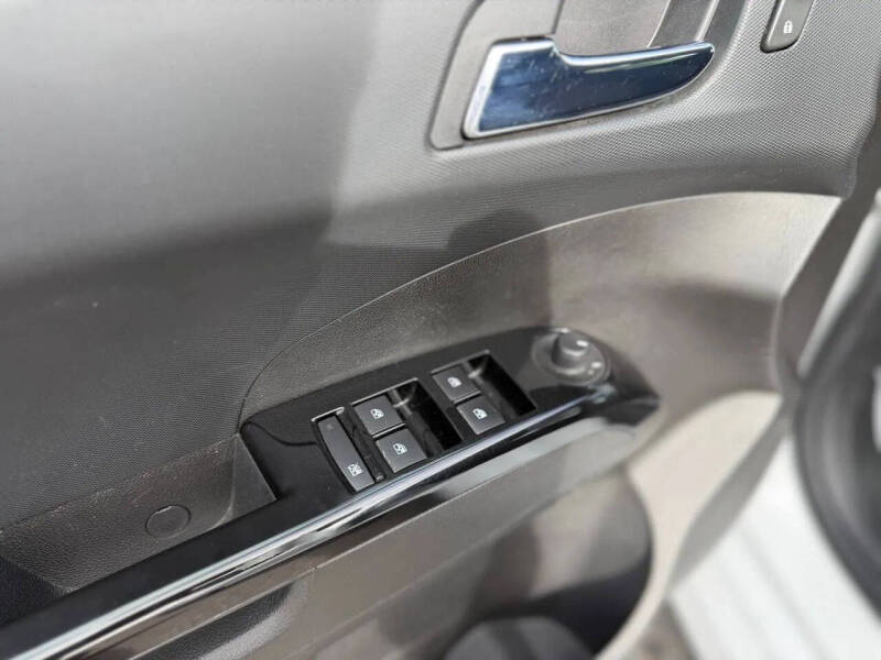 2017 Chevrolet Sonic LT Auto