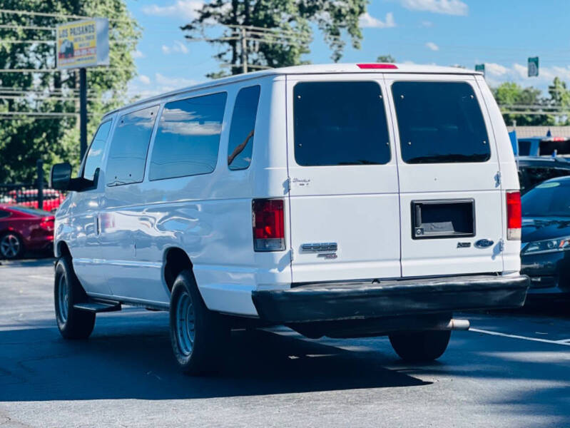 2009 Ford E-Series E-350 SD XLT