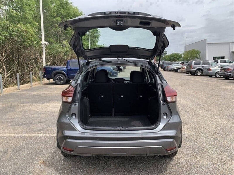 2025 Nissan Kicks Play S