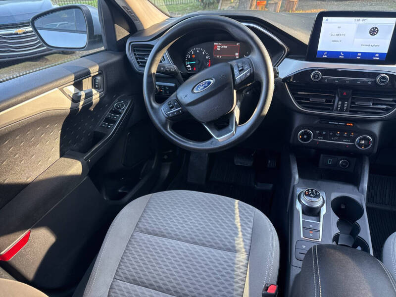 2020 Ford Escape SE