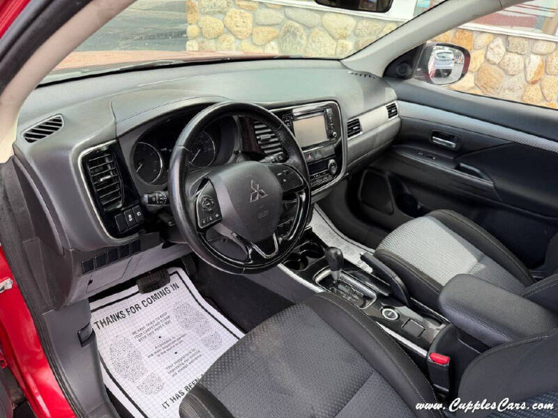 2017 Mitsubishi Outlander ES