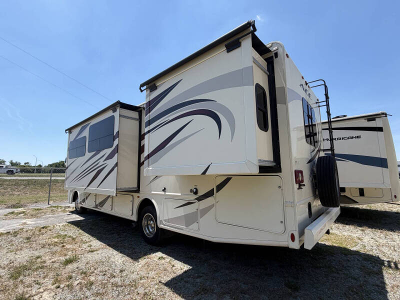 2018 Thor Motor Coach Ace 30.3