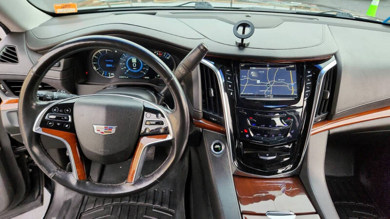 2018 Cadillac Escalade ESV Luxury