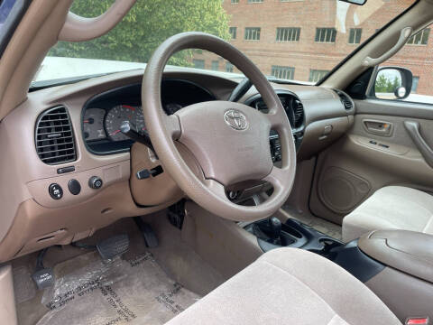 2004 Toyota Sequoia SR5
