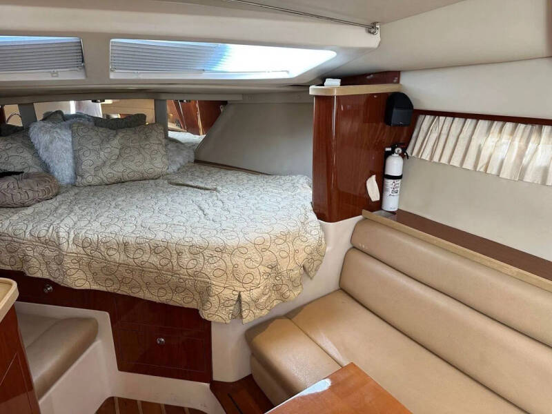 2011 Regal 35 Express Cruiser
