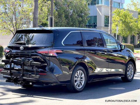 2021 Toyota Sienna LE 8-Passenger