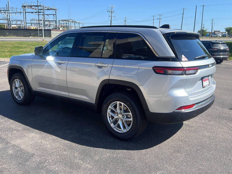 2025 Jeep Grand Cherokee Laredo X