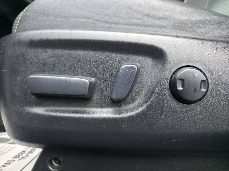 2016 Toyota Sienna SE 8-Passenger