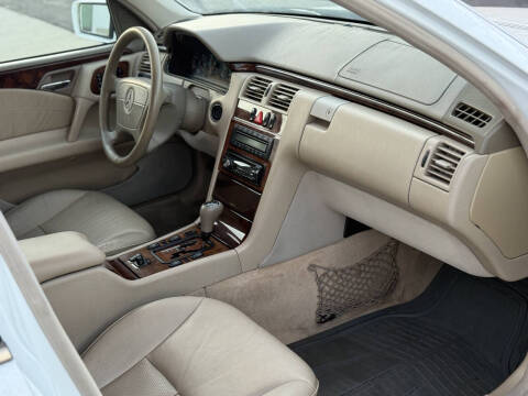 1999 Mercedes-Benz E-Class E 320