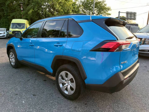2020 Toyota RAV4 LE