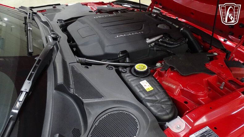 2016 Jaguar F-TYPE R
