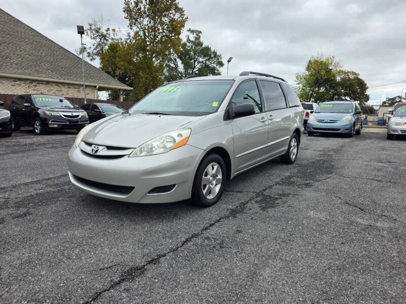 2009 Toyota Sienna CE 8-Passenger