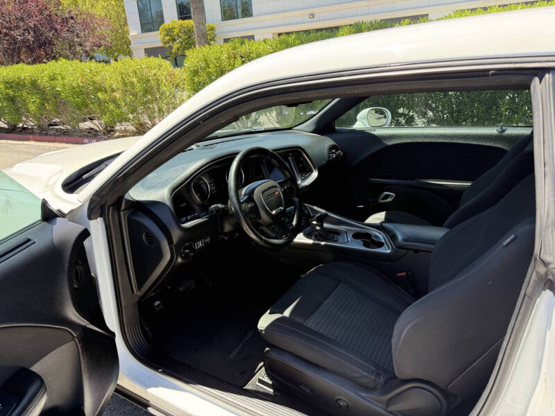 2018 Dodge Challenger SXT Plus