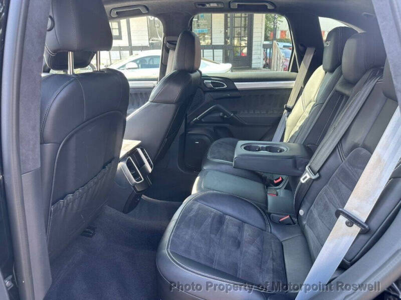 2016 Porsche Cayenne GTS