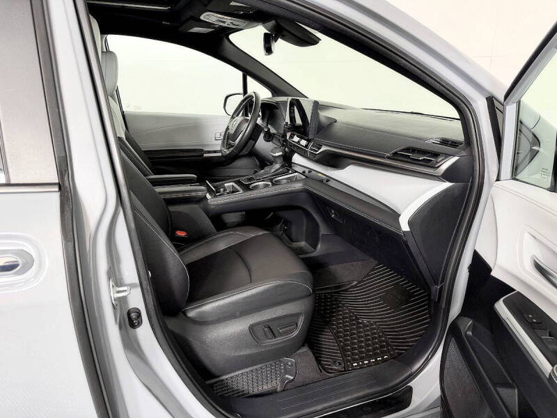 2025 Toyota Sienna