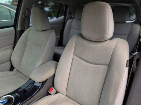2011 Nissan LEAF SL