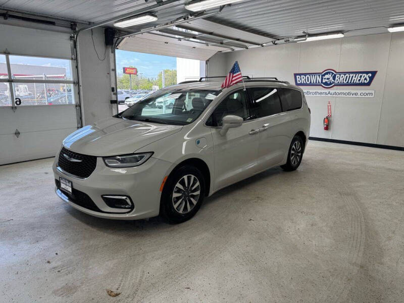2021 Chrysler Pacifica Hybrid Touring L