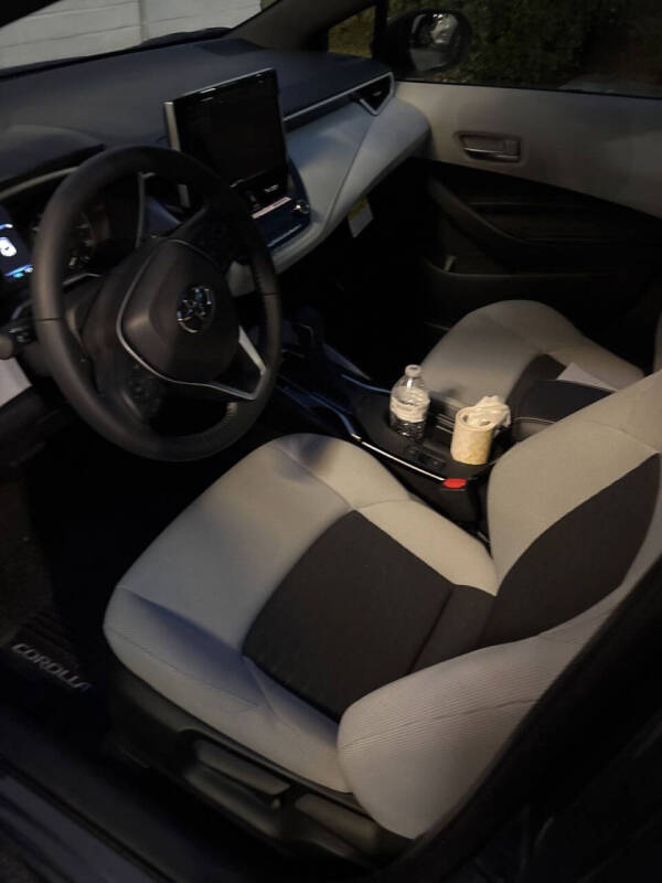 2025 Toyota Corolla Hatchback SE