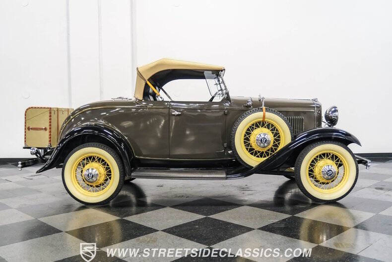 1932 Ford Model 18