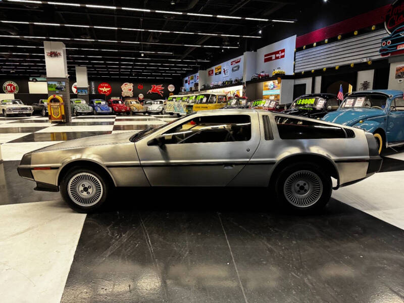 1981 DeLorean DMC-12