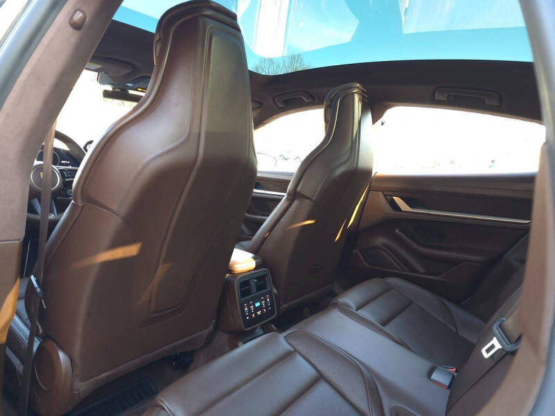 2020 Porsche Taycan Turbo