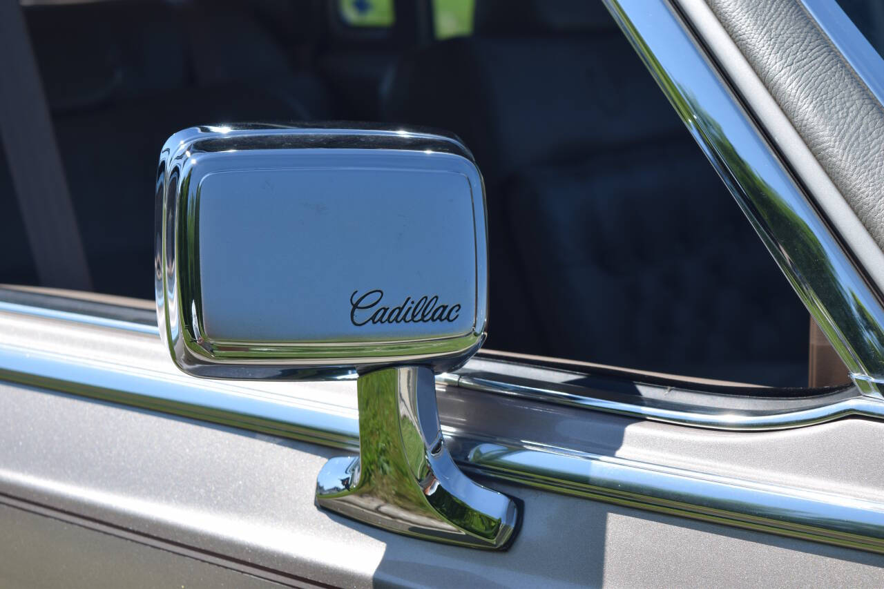 1991 Cadillac Brougham 84