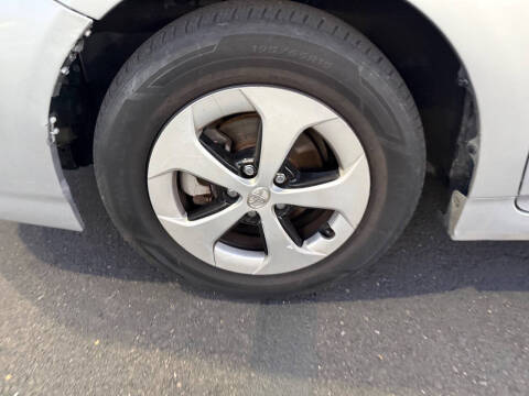 2012 Toyota Prius Two