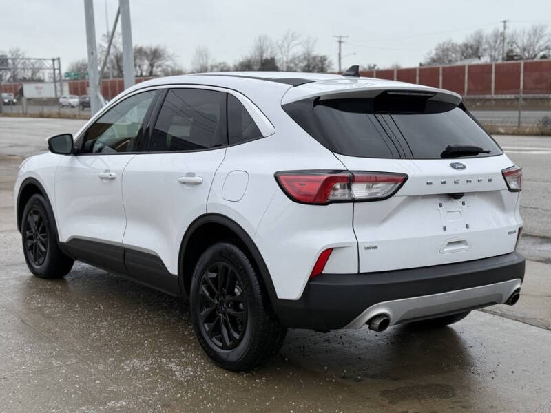 2020 Ford Escape SE