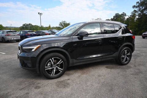 2025 Volvo XC40 B5 Core Bright Theme