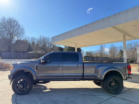 2022 Ford F-450 Super Duty Platinum