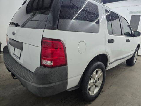 2004 Ford Explorer XLS